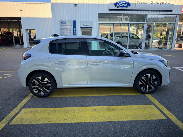 Peugeot 208 1.2 Hybrid Allure Premium