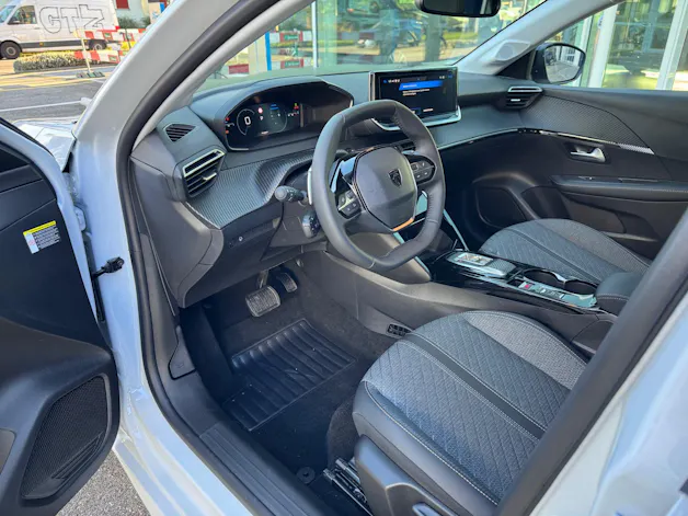 Peugeot 208 1.2 Hybrid Allure Premium