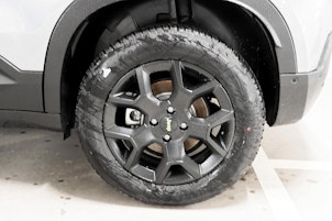 Vehicle image JEEP Avenger 1.2 MHEV Overland 4xe