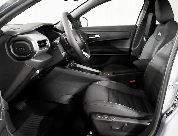 Vehicle image JEEP AVENGER