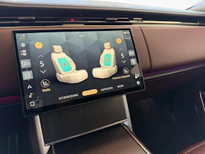 https://vehicle.imgix.net/4031140/3cedbab7-54dd-45a7-bcc8-2402132cde88.jpg