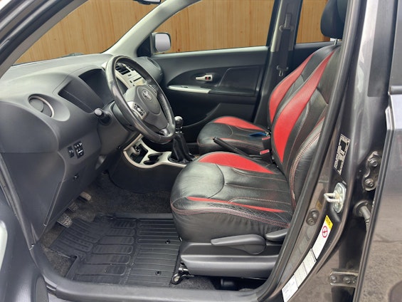 Vehicle image 8
