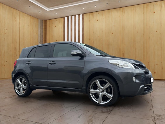 Vehicle image 7