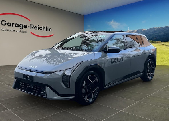 First vehicle image First vehicle image