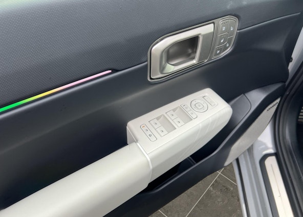 Vehicle image 16 Vehicle image 16