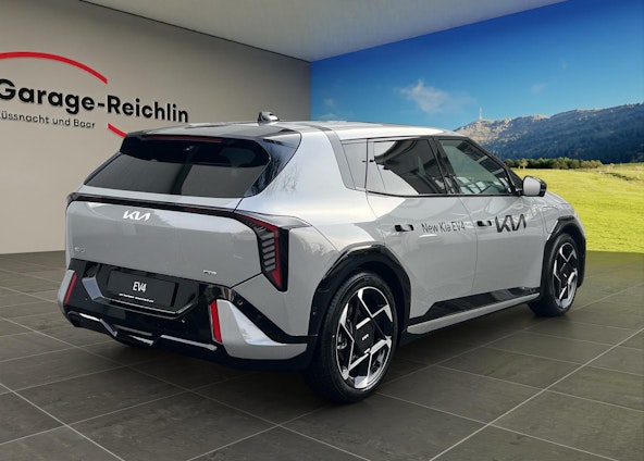 Vehicle image 4 Vehicle image 4