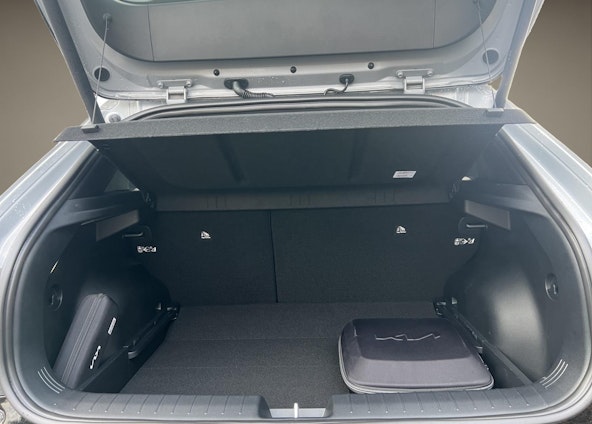 Vehicle image 18 Vehicle image 18