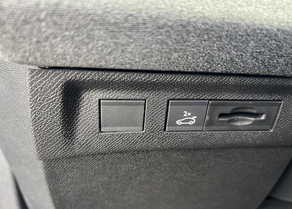 Vehicle image 15 Vehicle image 15