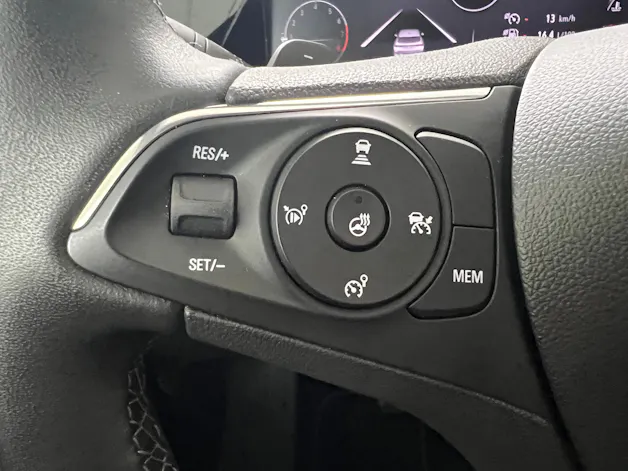 Opel Grandland 1.2 T GS Blitz / Jetzt mit attraktivem 1.99% Leasing