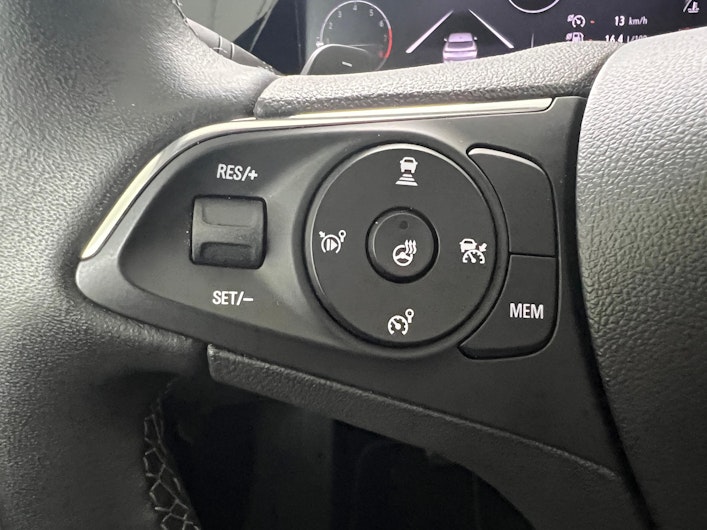 Vehicle image OPEL GRANDLAND