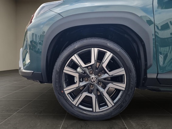 Vehicle image 13