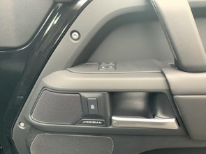 Vehicle image LAND ROVER Defender 110 3.0 D I6 300 X-Dynamic HSE