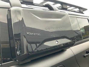 Vehicle image LAND ROVER Defender 110 3.0 D I6 300 X-Dynamic HSE