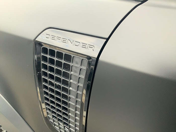 Vehicle image LAND ROVER DEFENDER