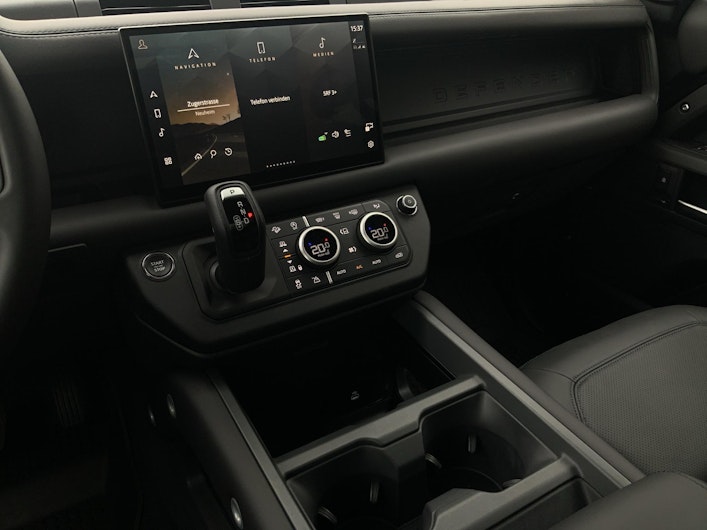 Vehicle image LAND ROVER DEFENDER