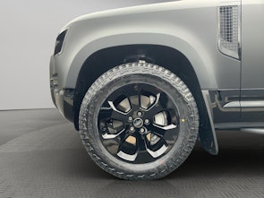 Vehicle image LAND ROVER Defender 110 3.0 D I6 300 X-Dynamic HSE