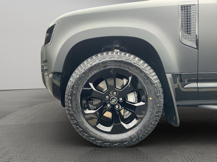 Vehicle image LAND ROVER DEFENDER