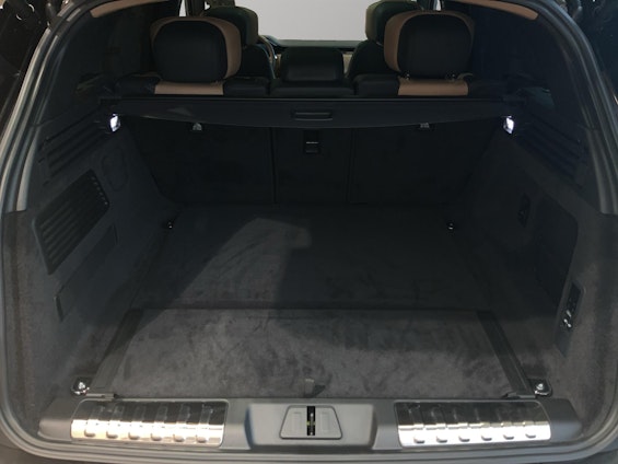 Vehicle image 4 Vehicle image 4