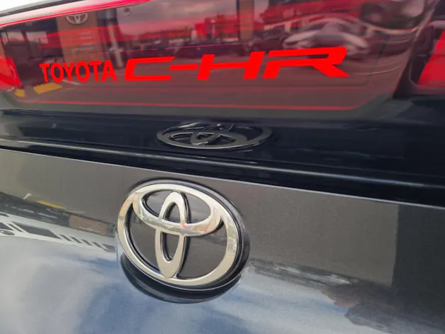 Toyota C-HR 2.0 PHEV Swiss Edition