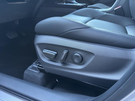 Vehicle image 15 Vehicle image 15