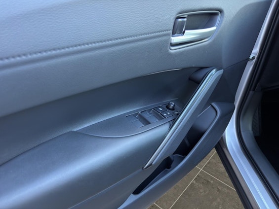 Vehicle image 14 Vehicle image 14