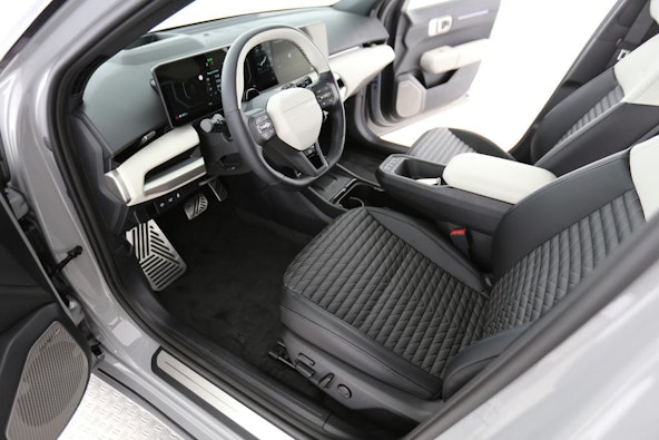 Vehicle image 3 Vehicle image 3