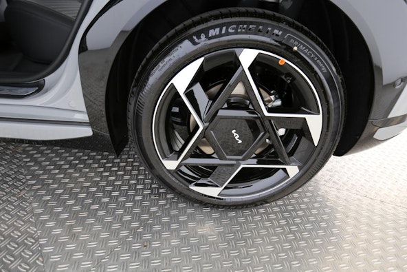 Vehicle image 9 Vehicle image 9