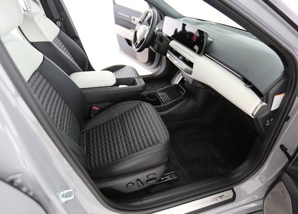 Vehicle image 4 Vehicle image 4