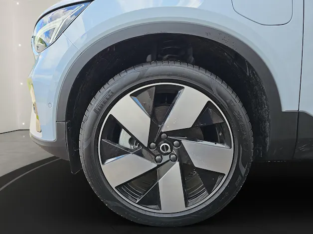 Volvo XC40 1.5 T4 PiH Plus Dark MY24