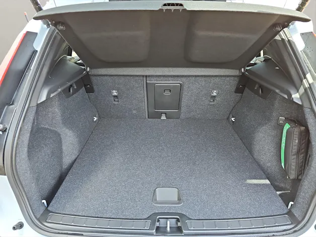 Volvo XC40 1.5 T4 PiH Plus Dark MY24
