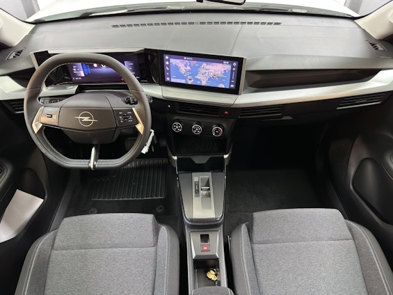 Vehicle image 9 Vehicle image 9