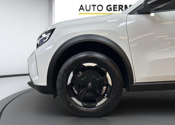 Vehicle image 14 Vehicle image 14