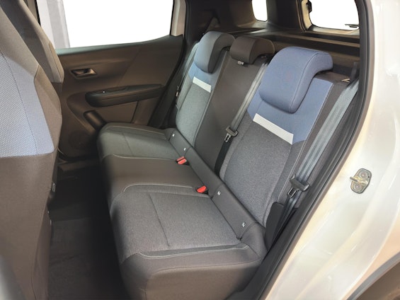 Vehicle image 8 Vehicle image 8