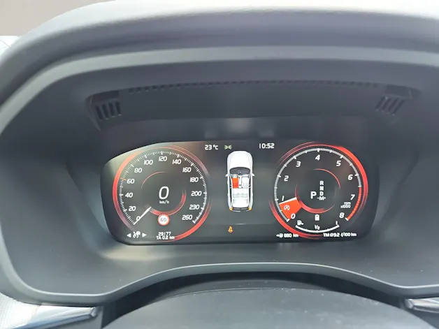 Volvo XC60 2.0 B5 MH R-Design
