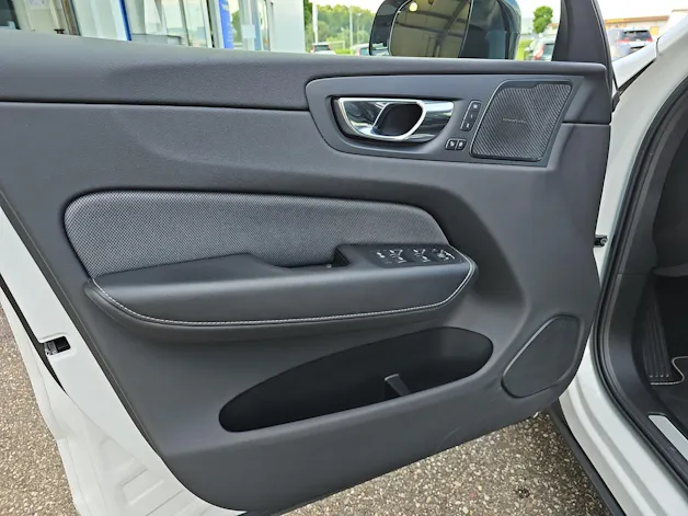Volvo XC60 2.0 B5 MH R-Design