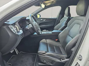 Volvo XC60 2.0 B5 MH R-Design