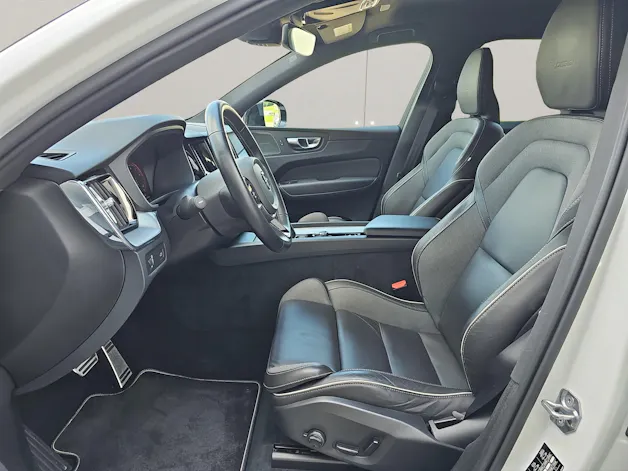 Volvo XC60 2.0 B5 MH R-Design