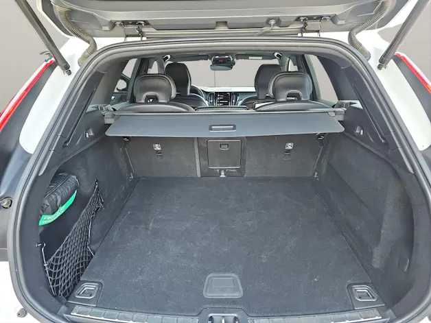 Volvo XC60 2.0 B5 MH R-Design