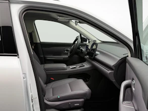 https://vehicle.imgix.net/4031413/57caeb55-820b-4720-a4c6-776b81d7ee27.jpg