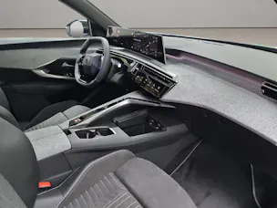 Peugeot E-5008 Launch Edition AWD