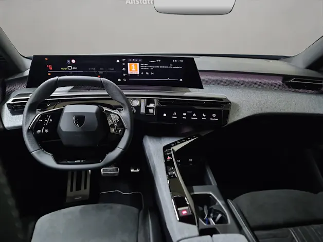 Peugeot E-5008 Launch Edition AWD