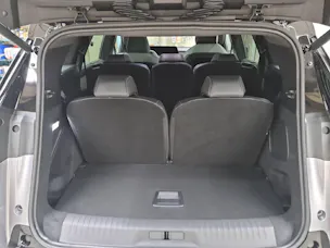 Peugeot E-5008 Launch Edition AWD