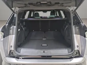 Peugeot E-5008 Launch Edition AWD