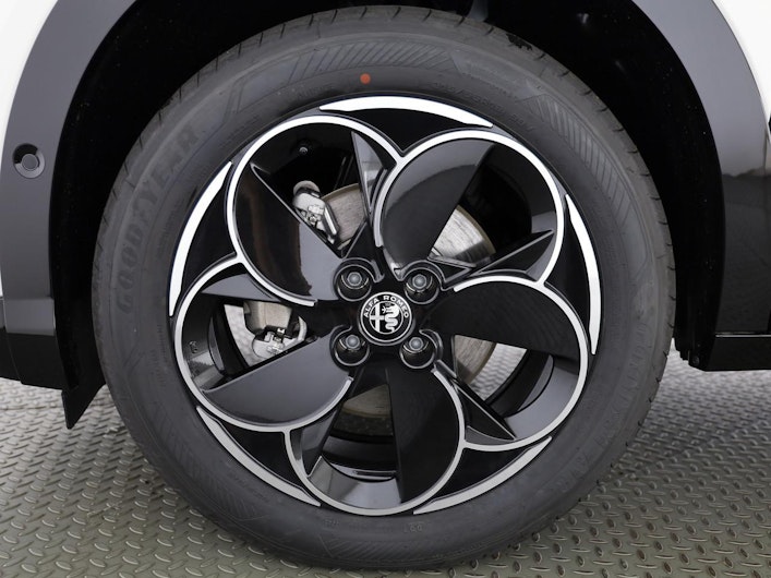 Vehicle image ALFA ROMEO JUNIOR