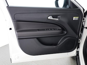 Vehicle image ALFA ROMEO Junior 1.2 Ibrida Q4