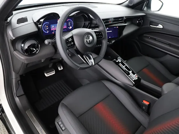 Alfa Romeo Junior 1.2 Ibrida Q4