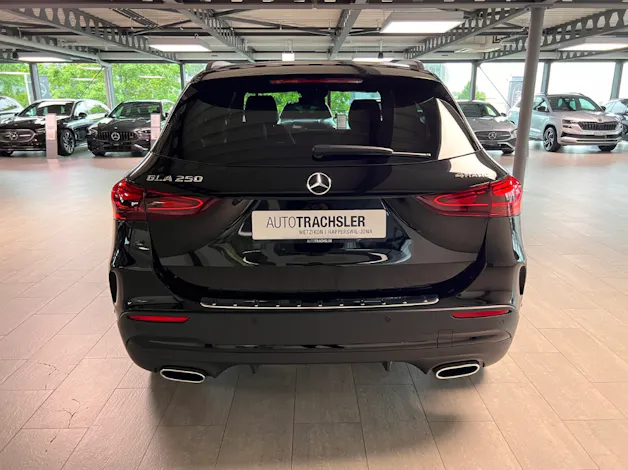 Mercedes-Benz GLA 250 Swiss Star AMG Line 4matic
