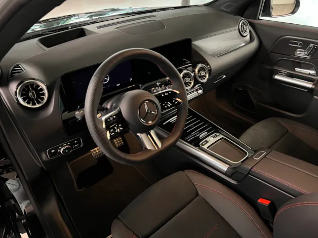 Mercedes-Benz GLA 250 Swiss Star AMG Line 4matic