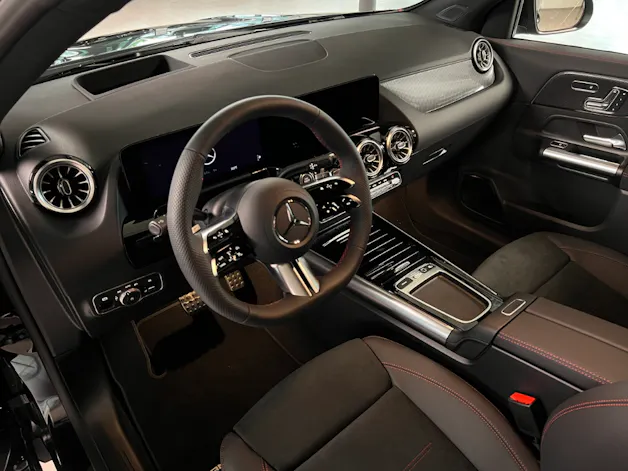 Mercedes-Benz GLA 250 Swiss Star AMG Line 4matic