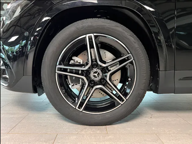 Mercedes-Benz GLA 250 Swiss Star AMG Line 4matic